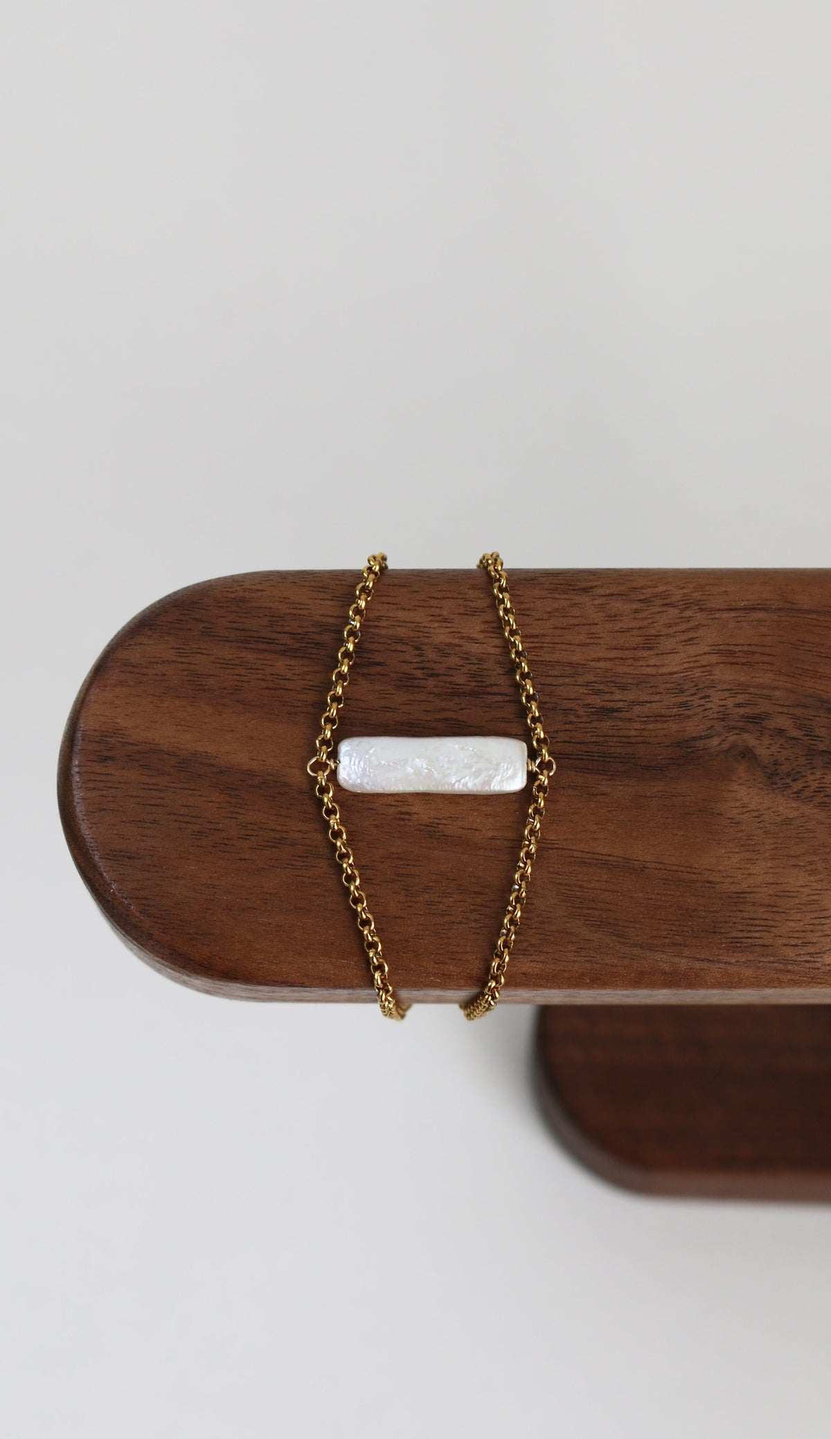 Princess bracelet with a rectangular AAA pearl